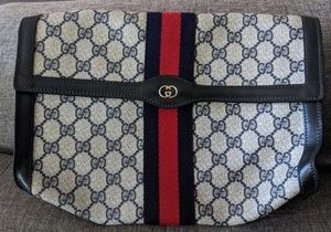 Vintage Gucci parfum clutch